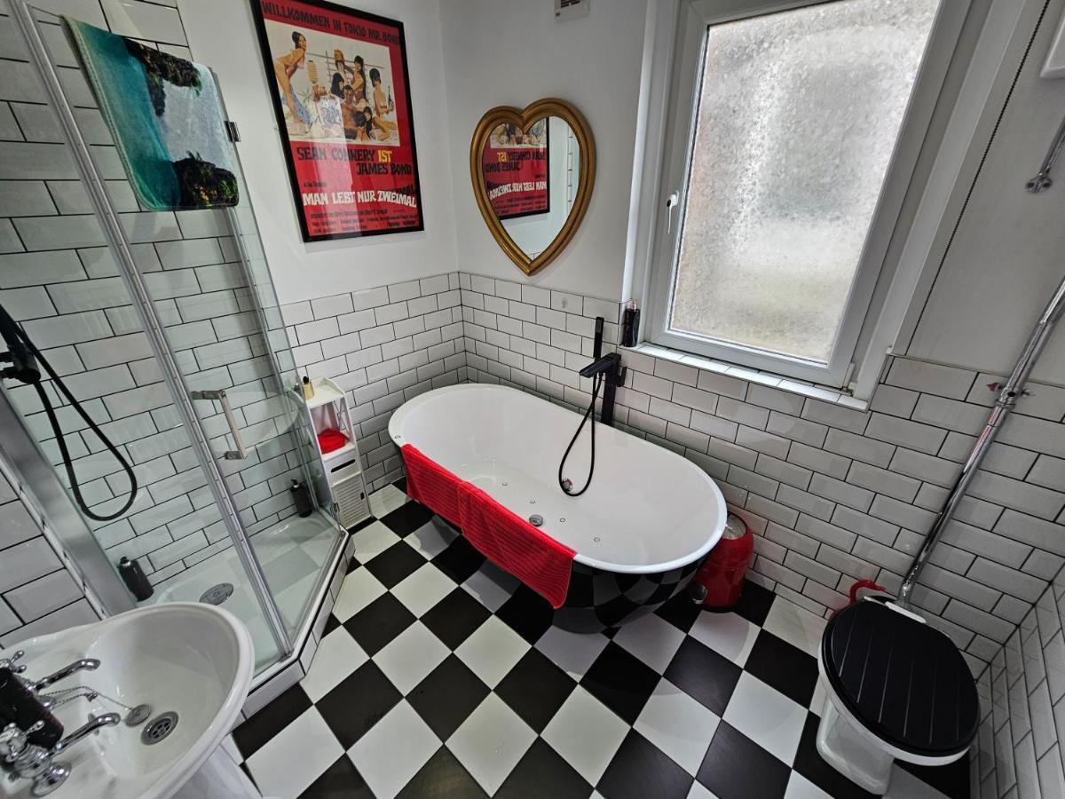 Southsea Royale James Bond 3 Bed Cool Penthouse, Seafront Parking Portsmouth Exterior foto